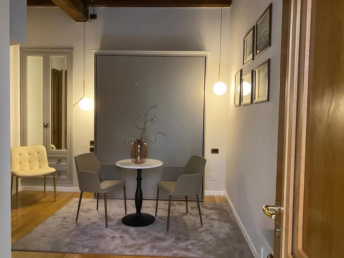 Condotti Rooms Rome 2*,  Italy