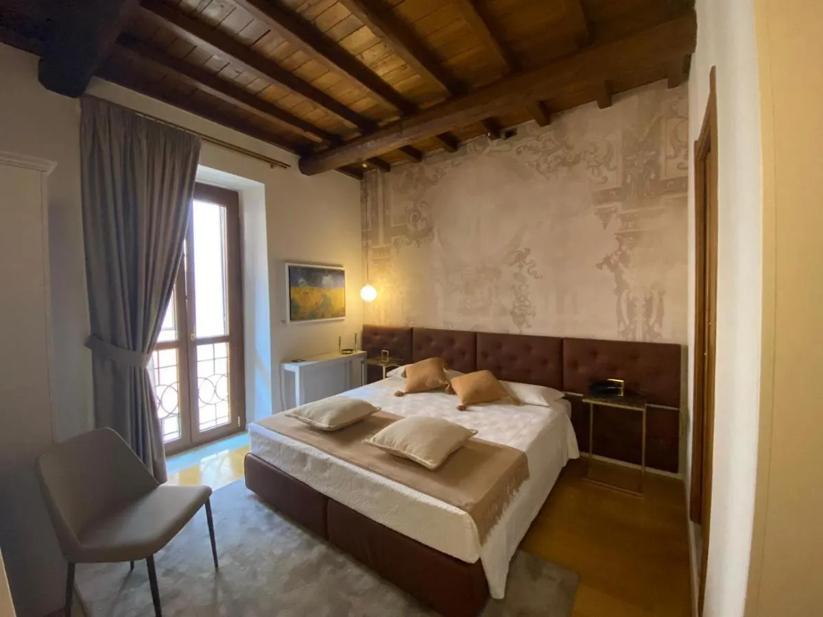 Condotti Rooms Rome