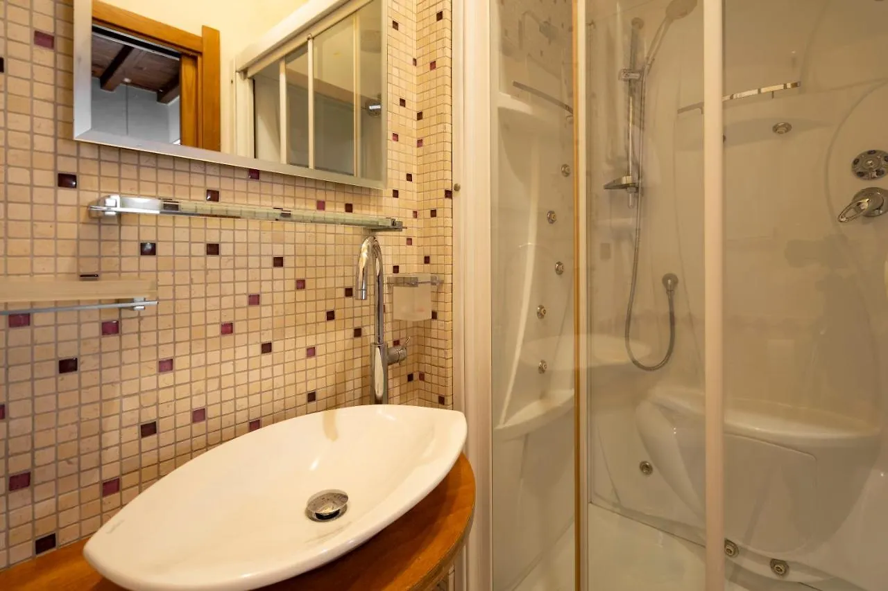 Condotti Rooms Rome