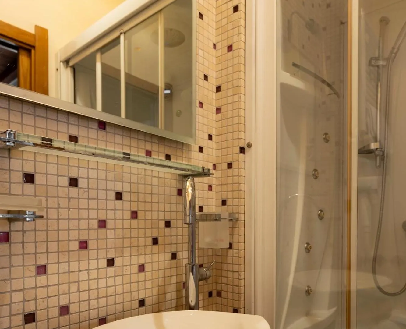 Condotti Rooms Rome Italy