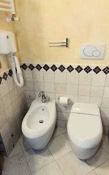 Condotti Rooms Rome 2*,  Italy
