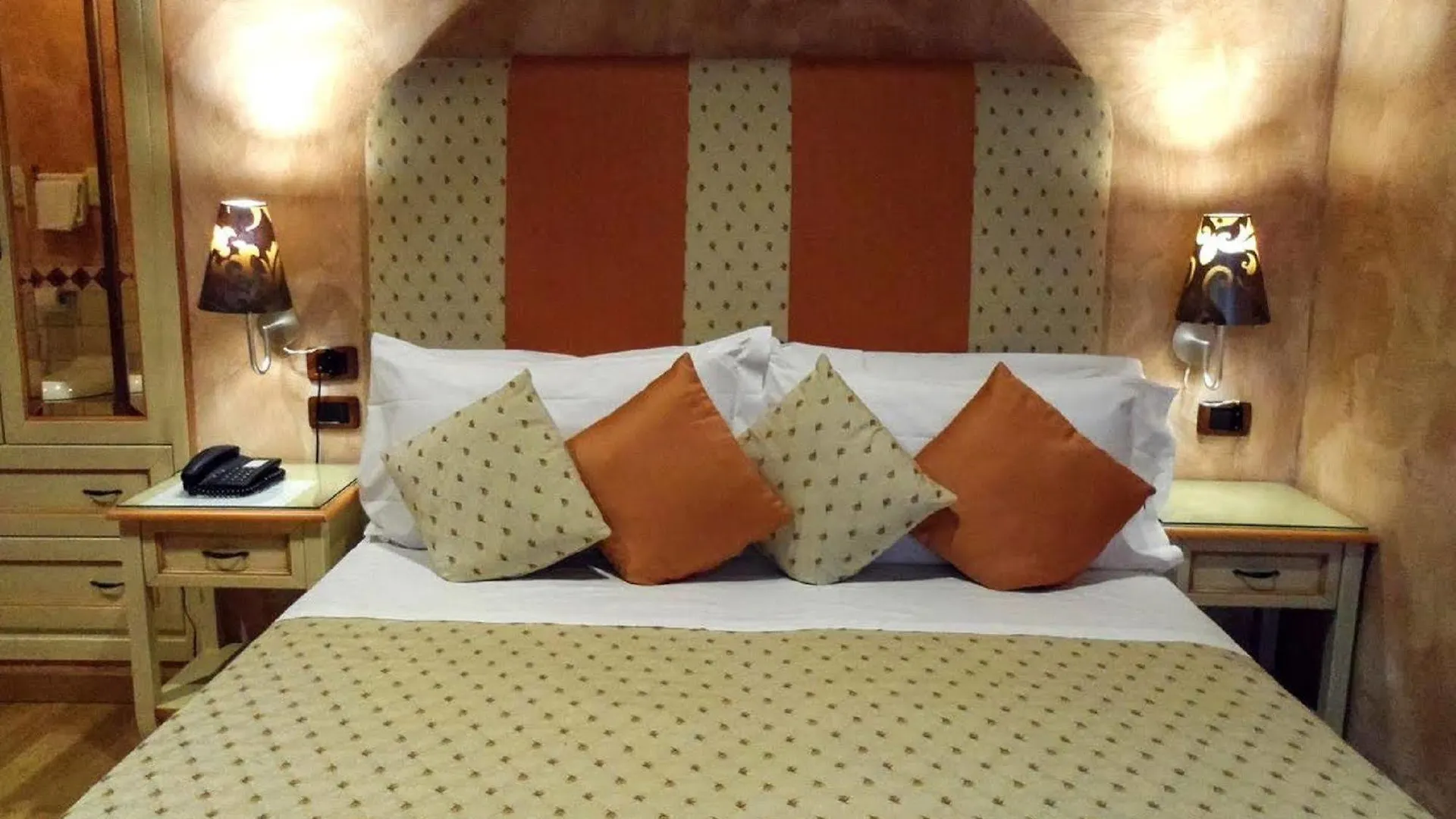 Condotti Rooms Rome